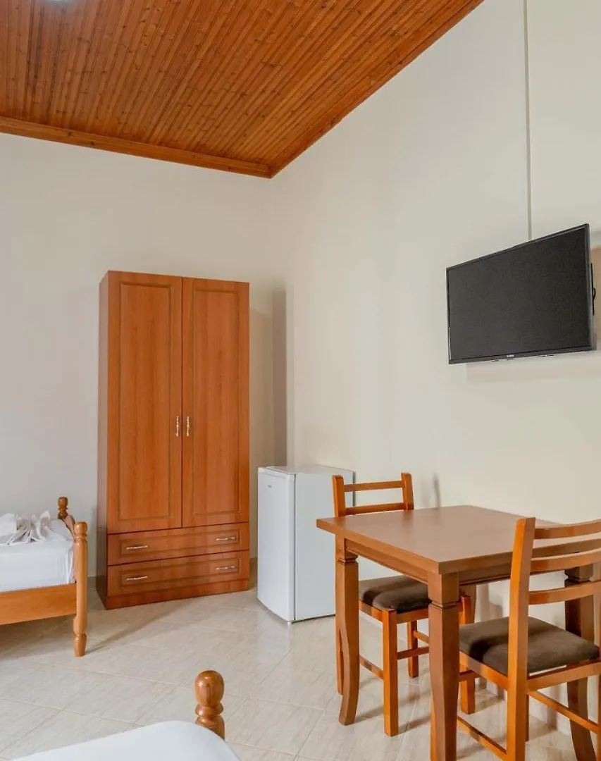 Vila Dhipali Sarandë
